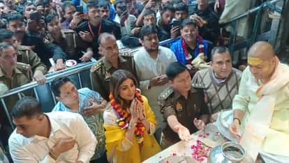 Shilpa Shetty visited the Banke Bihari Temple to offer prayers to Thakurji