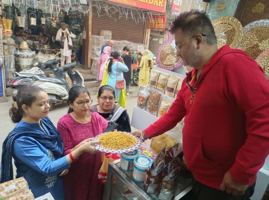 Demand for Afghan raisins in the city, prices rise by up to Rs 300
