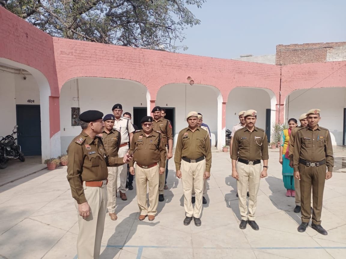 Patriotism resonated in all the police stations of the district.