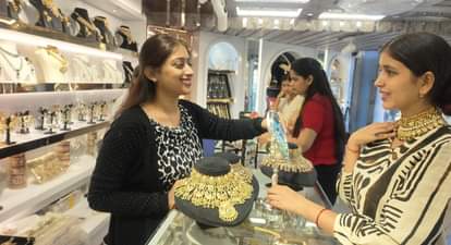 Artificial jewellery gains popularity amid rising gold prices