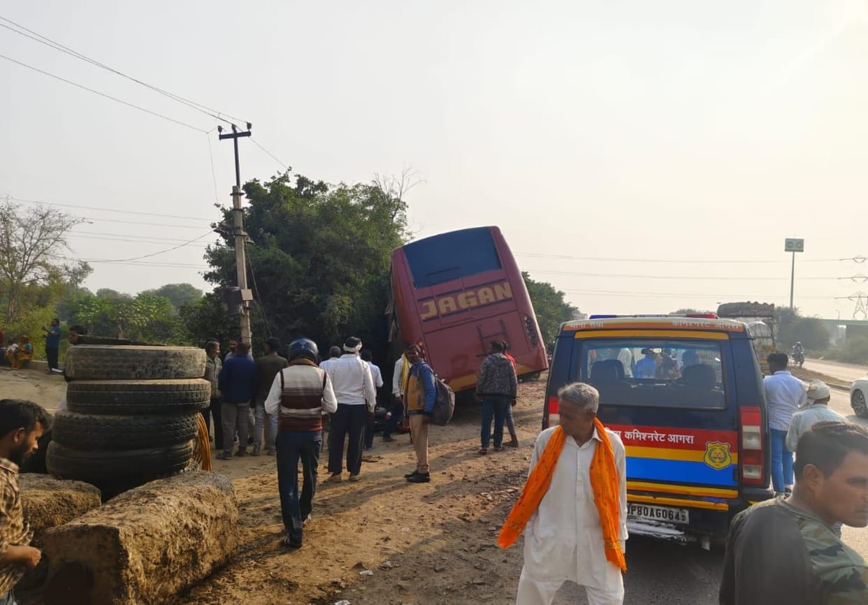 agra news iragatnager steering failed accident