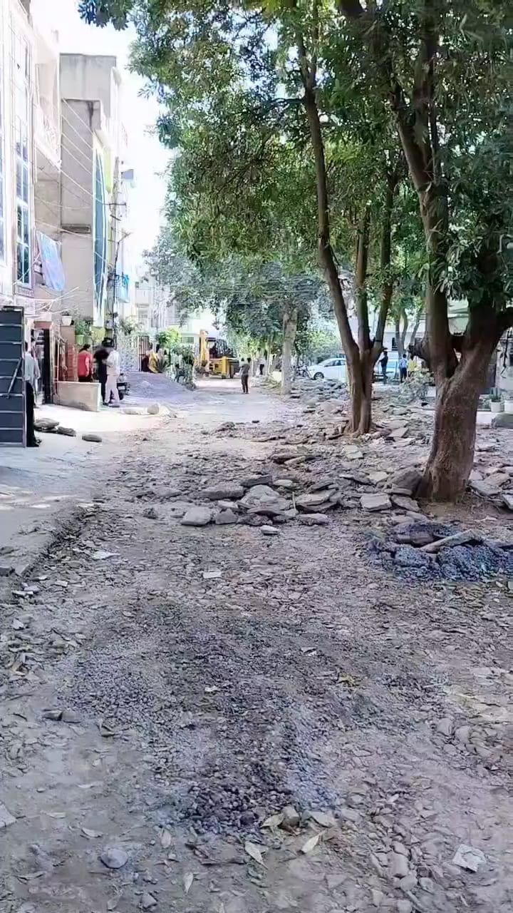 Demand for removal of encroachment in Sector-4