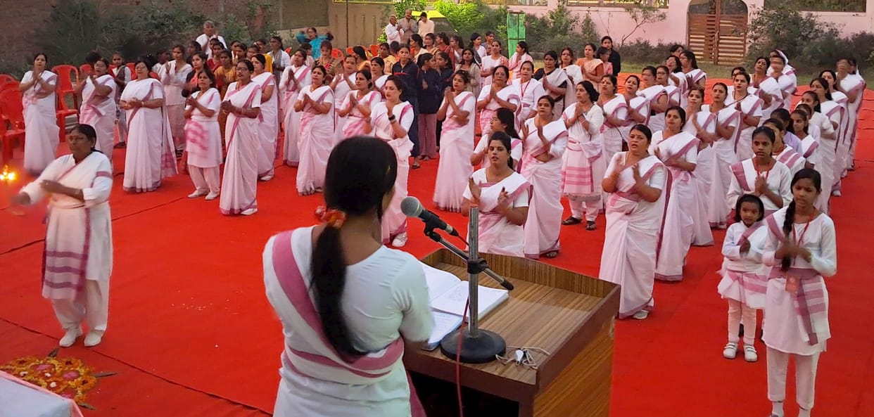 Rashtriya Sevika Samiti organized a procession and chanted slogans in praise of Mother India.