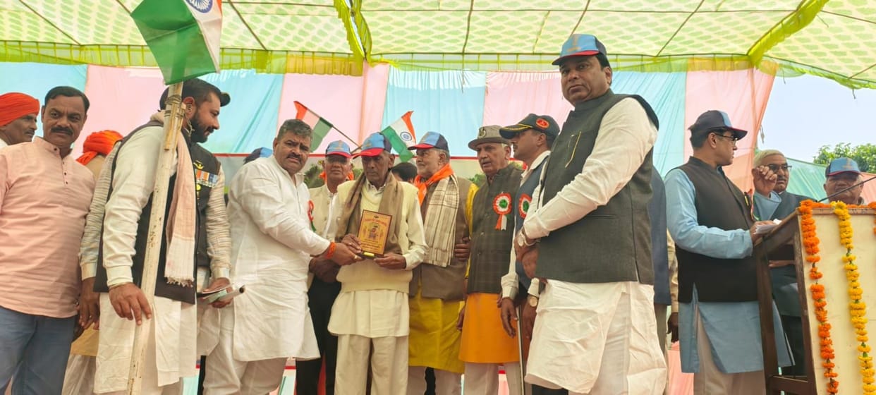 Foundation stone of Martyrs' Memorial laid in Huda Park in memory of the brave martyrs