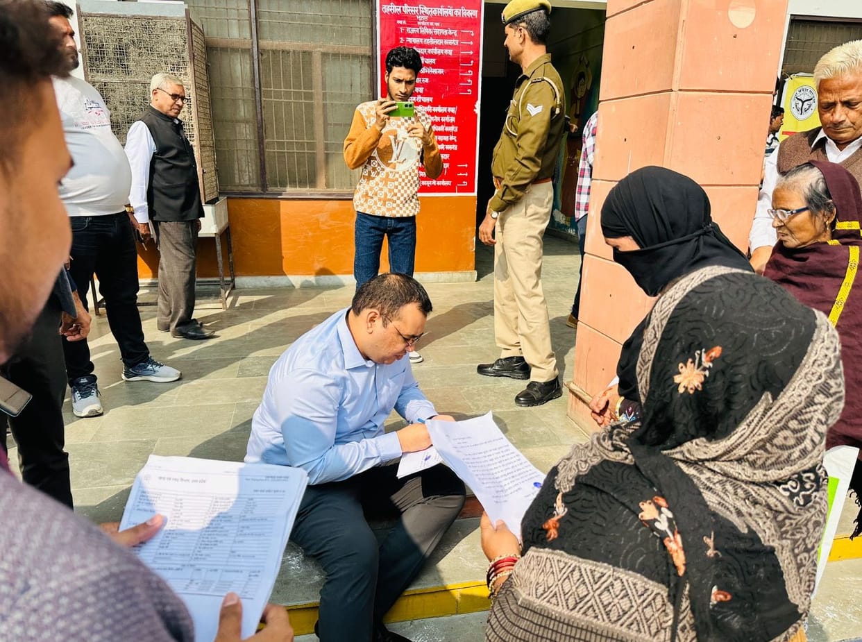 Hearing the pleas of the complainants, the District Magistrate got the work done immediately.