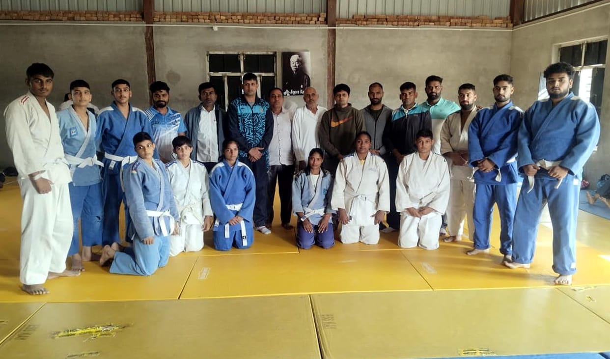 Chanchal stood first in the 48 kg weight category of the district level judo competition