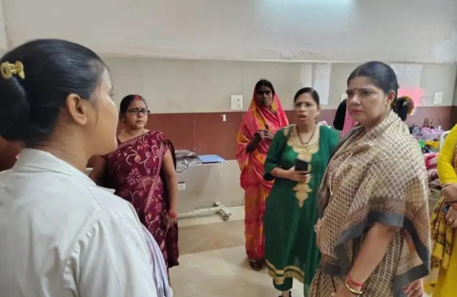 Deputy Chairperson of Women's Commission got angry due to dirt