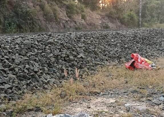 मौके पर पड़ा मृतक का सामान