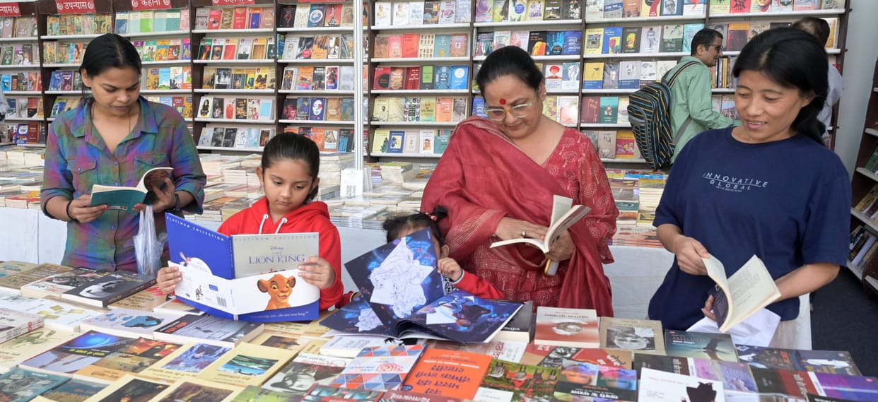 Charlie Chaplin's autobiography and Gulzar's collection of songs attracted attention at the book fair