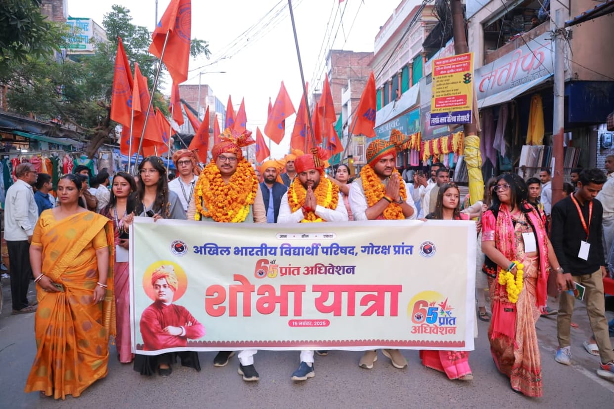 ABVP takes out procession, welcomed at many places