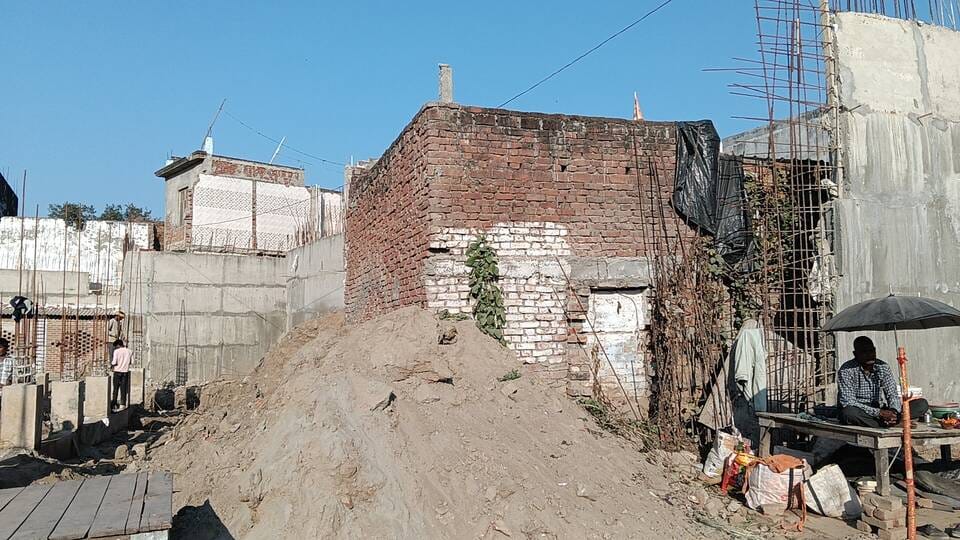 Demolition of two constructions on the corridor has been stalled for a year
