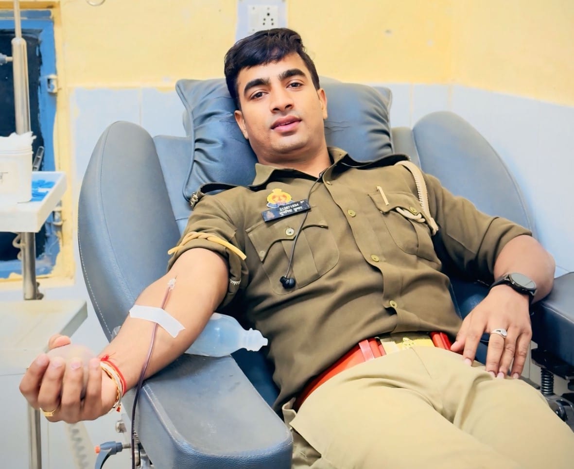 Policeman donated blood to the woman