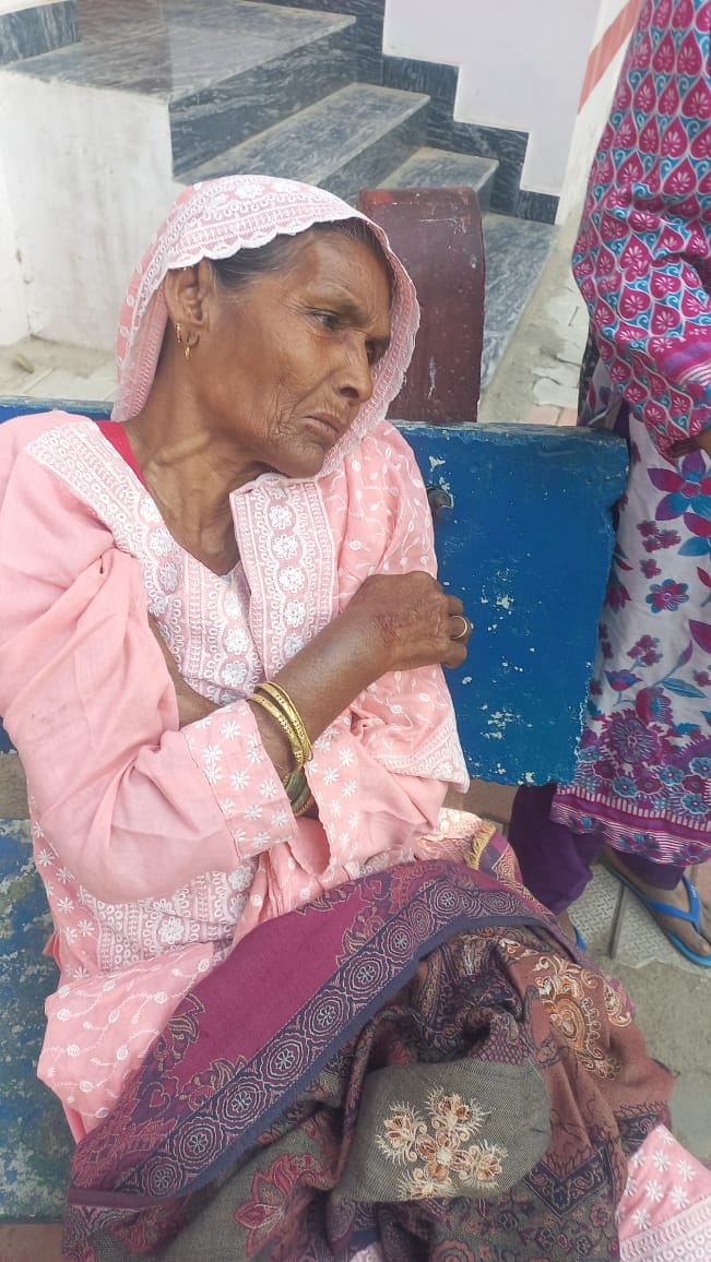 Woman injured in clothes drying dispute