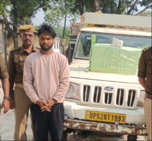 Five boxes of illegal country liquor recovered from a pickup, one smuggler arrested