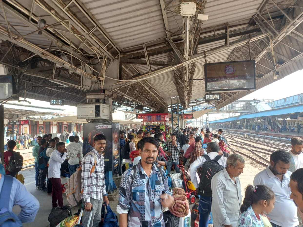 Trains arriving late, passengers forced to wait