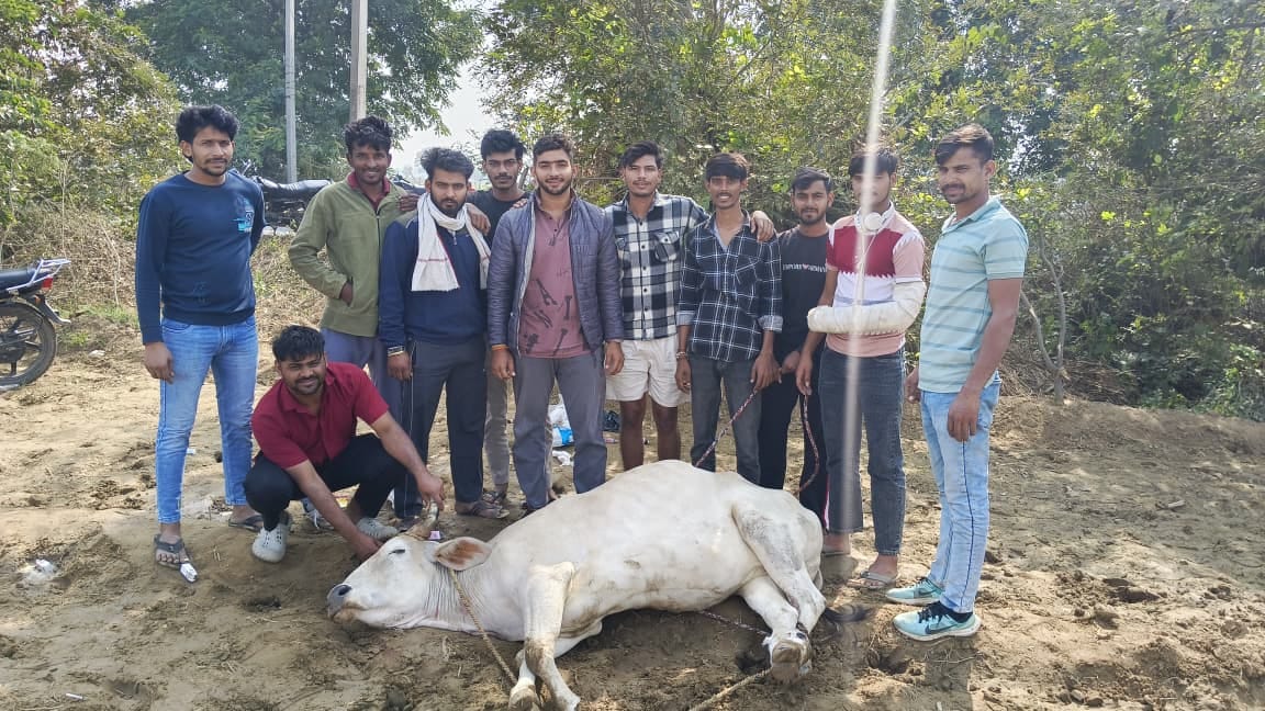 agra news pinahat theft