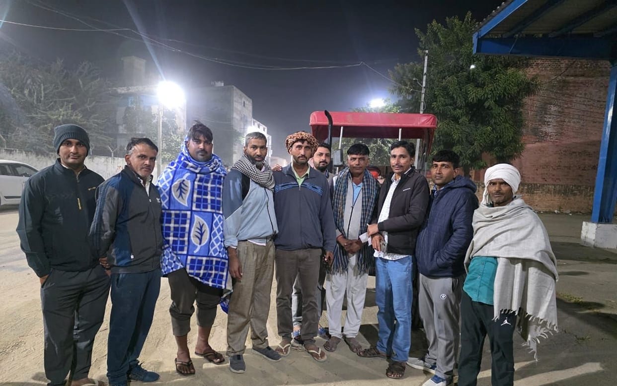Even after waiting 36 hours, gate passes were not issued. Farmers spoke to the Agriculture Minister and the portal was reopened.