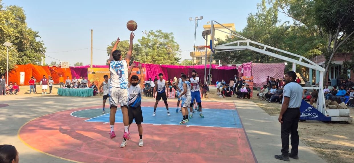 Kurukshetra defeated Sonipat in the state level basketball competition.