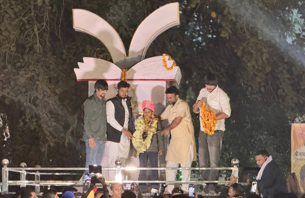 Vihaan, who returned after winning the gold medal in wrestling, was welcomed to the beat of drums