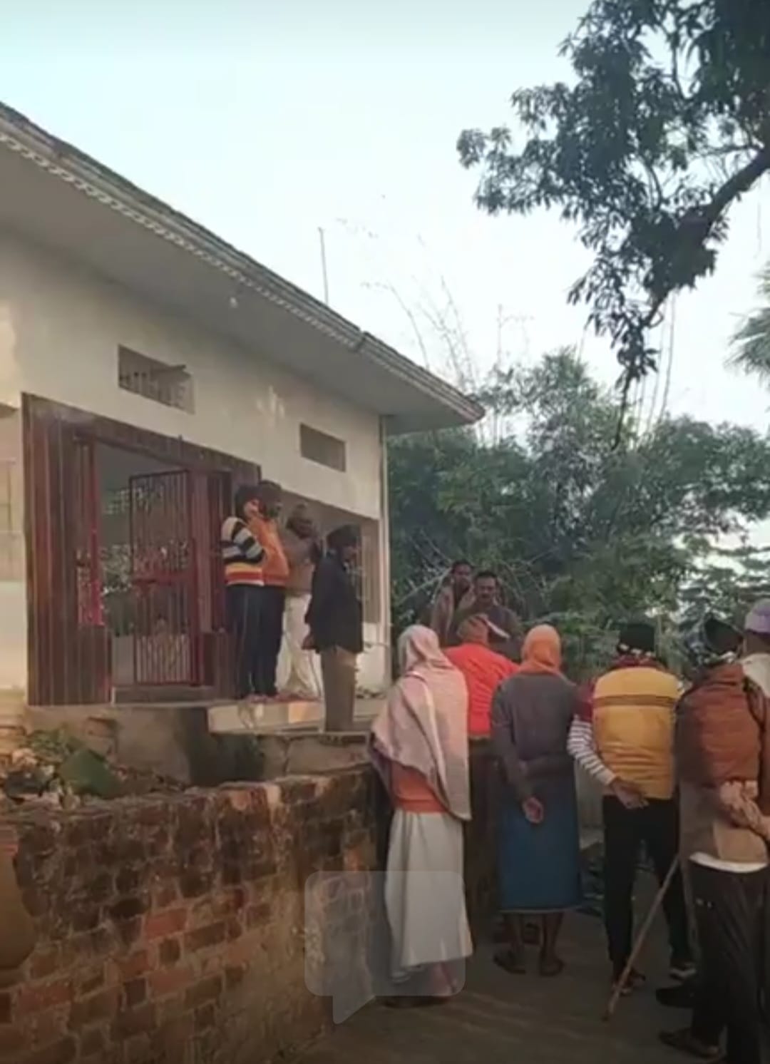 Jewellery worth Rs 8 lakh stolen from home
