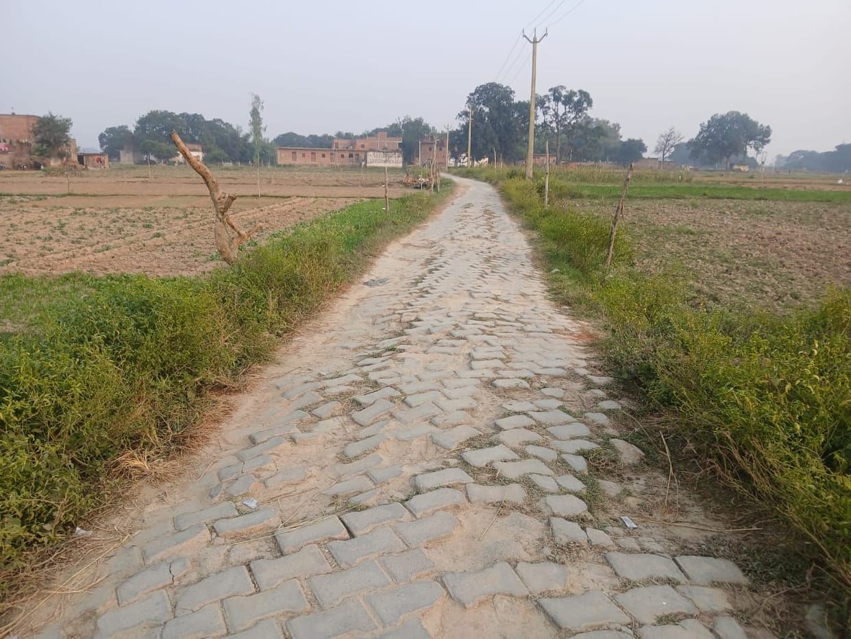 83 lakh rupees will be spent on one and a half kilometer road in Virnai.