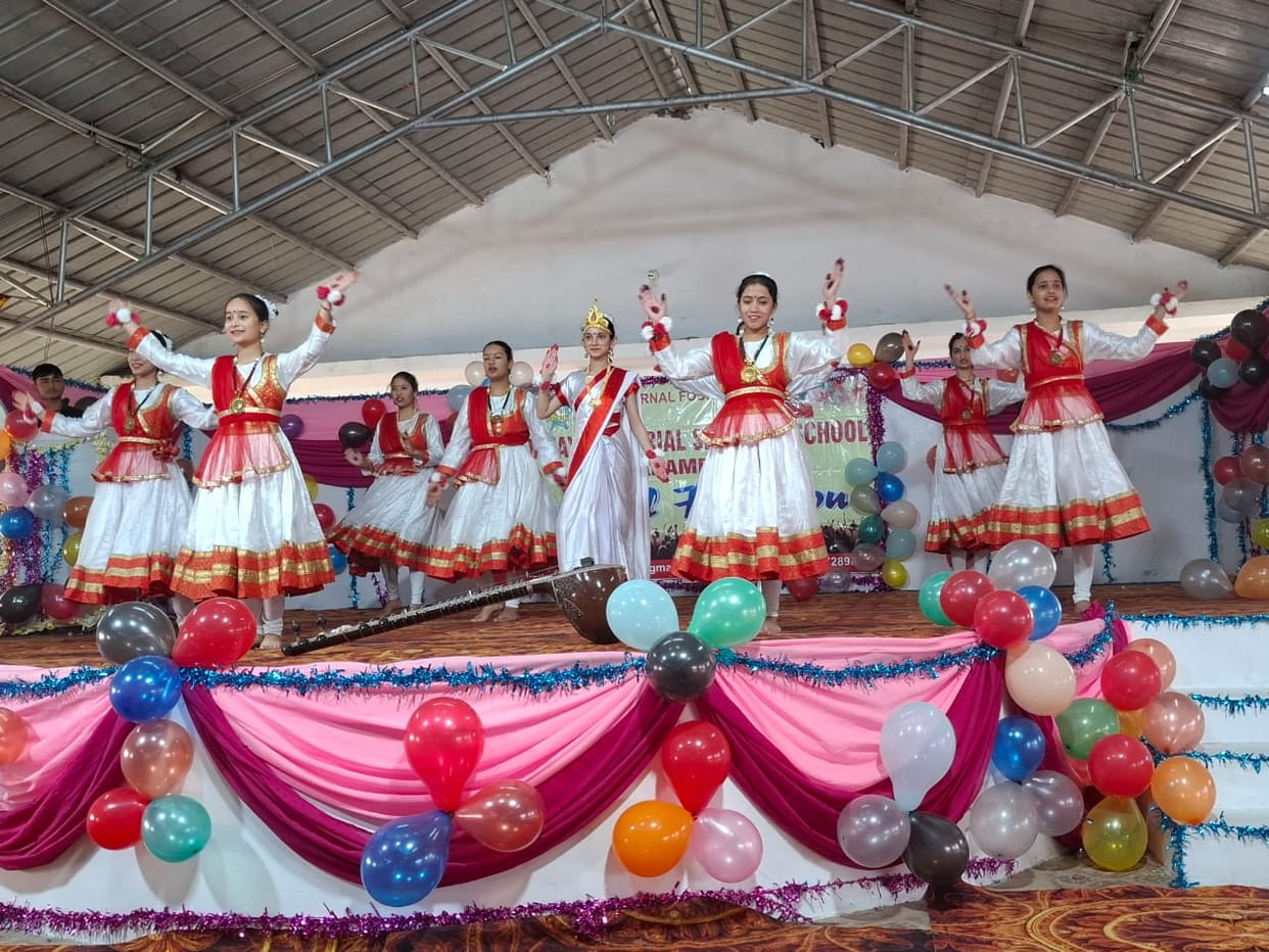 The audience was surprised to see the children doing yoga.