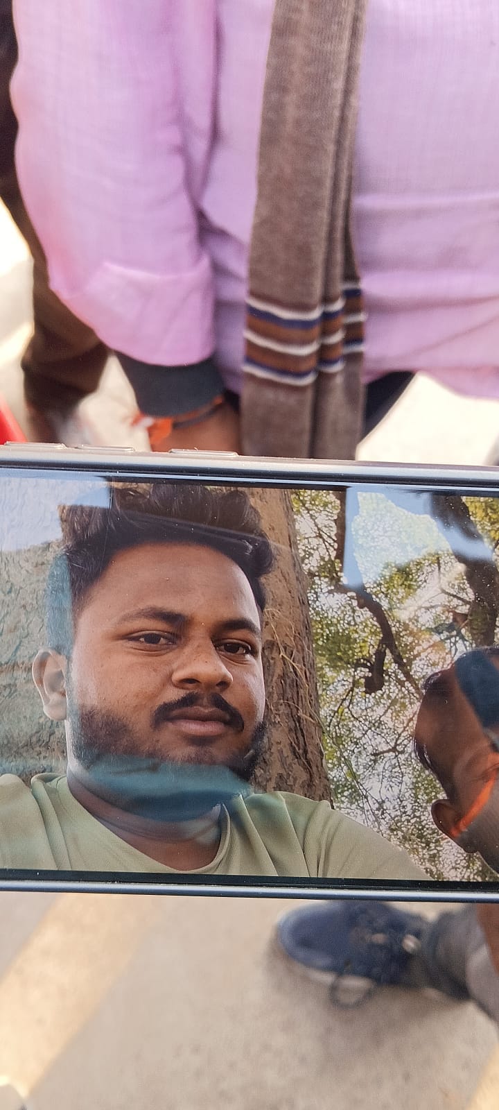 Truck collides with bike, youth dies