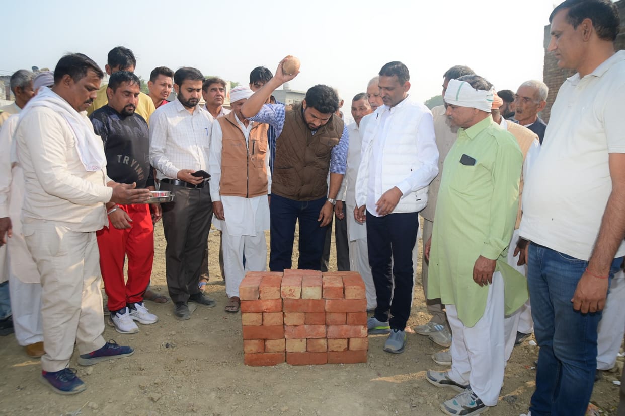 The MLA inaugurated the Chaupal and laid the foundation stone for the sub-health center building.