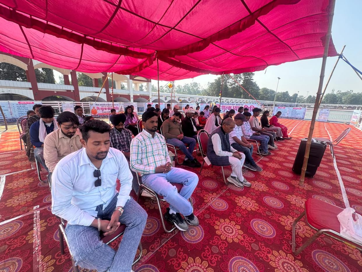 One thousand people learned Anapanasati meditation at Narayan Pyramid Meditation Center