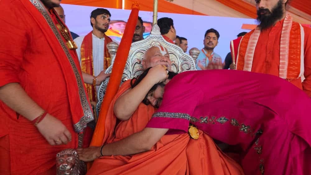 Muslim brothers and sisters also have a role in building a Hindu nation.