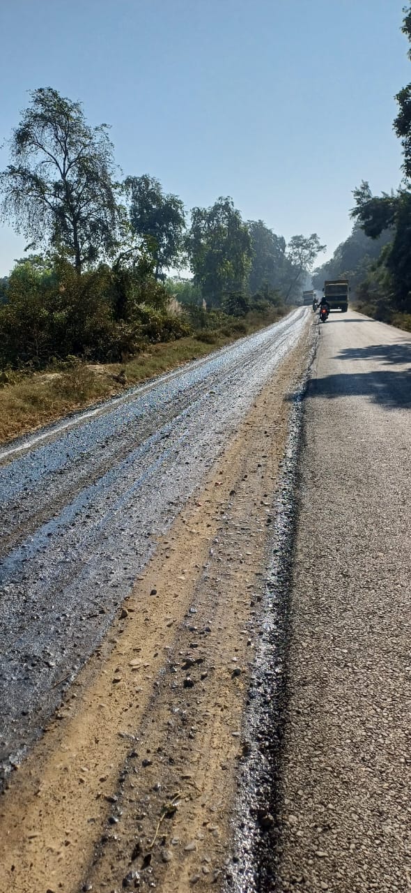 Asphalt work begins on Motipur-Kaudiala road