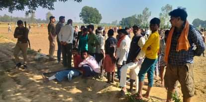 The wife hanged herself at night, and the husband's body was found hanging from a tree in the morning.