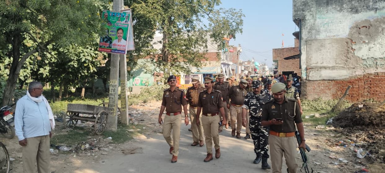 Route march was conducted in Malhipur market.