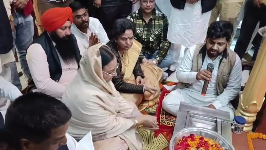 BJP President JP Nadda's wife Dr. Mallika Nadda paid obeisance at Saraswati Temple