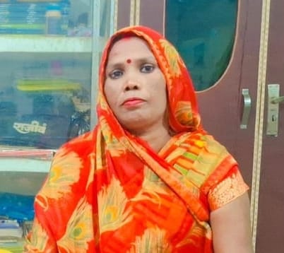 Shravasti woman and labourer died in road accidents