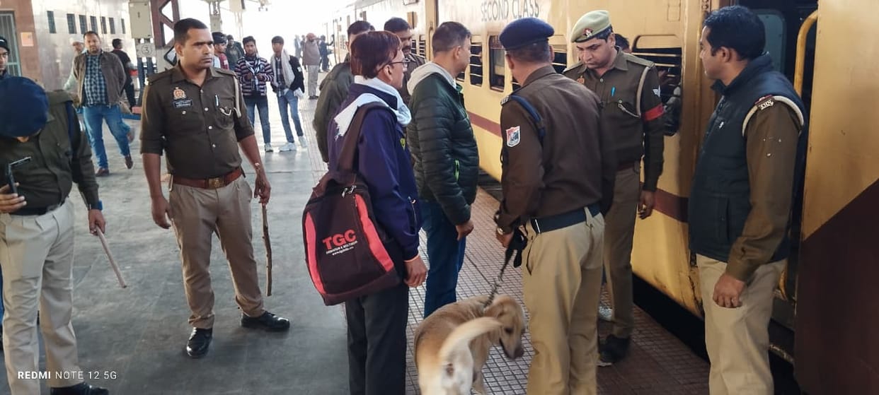 A bomb threat was reported on the Shridham Express.