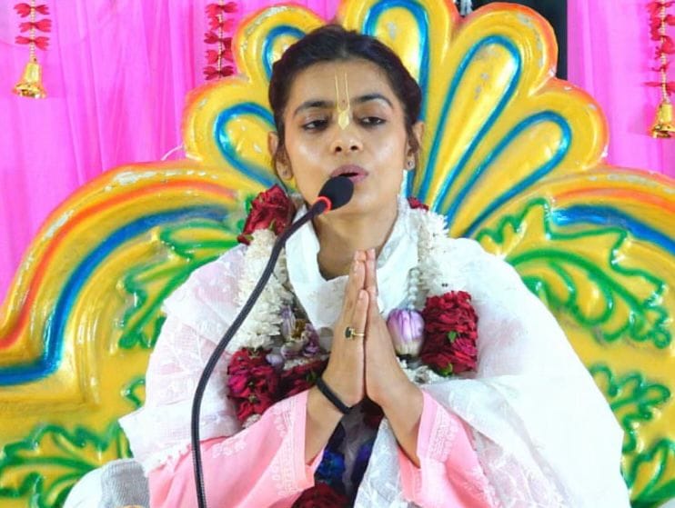 At the end of the story, chanting of Hare Krishna-Hare Ram resonated.