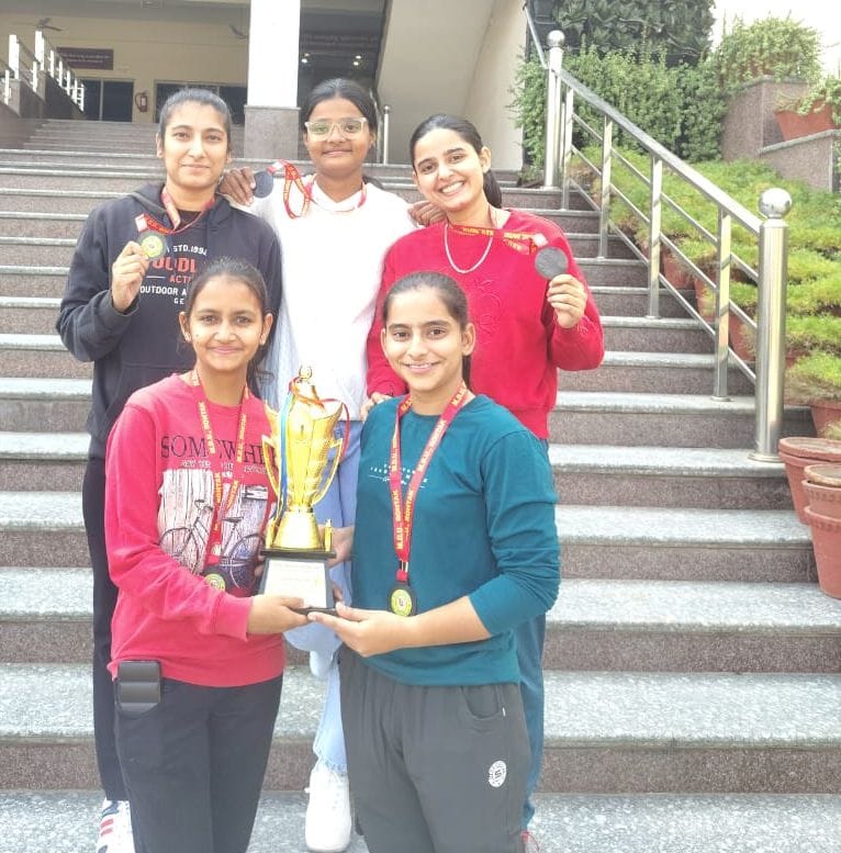 GVM girl students win five bronze medals in badminton championship