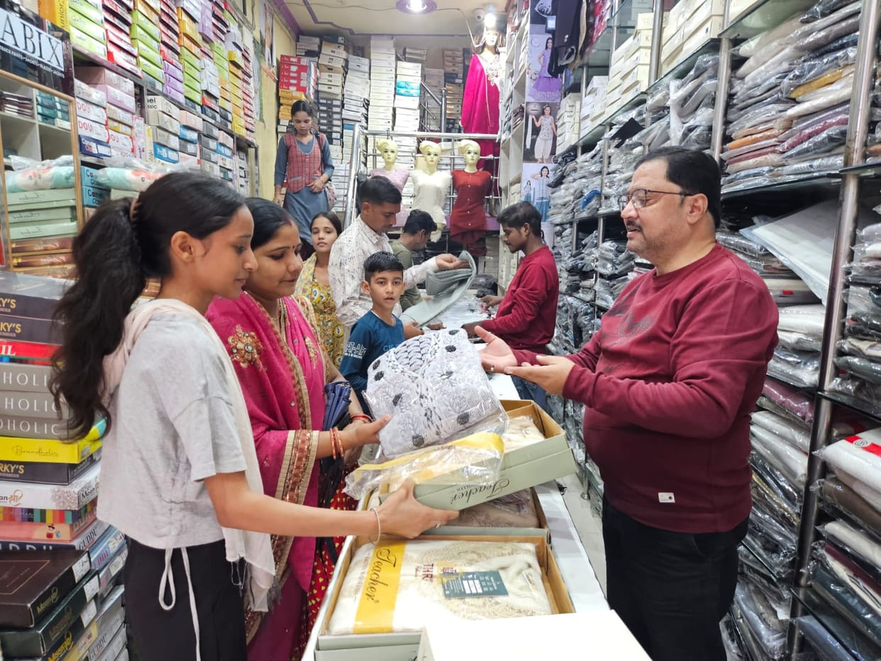 The arrival of winter has heated up the market for warm clothesThe arrival of winter has heated up the market for warm clothes