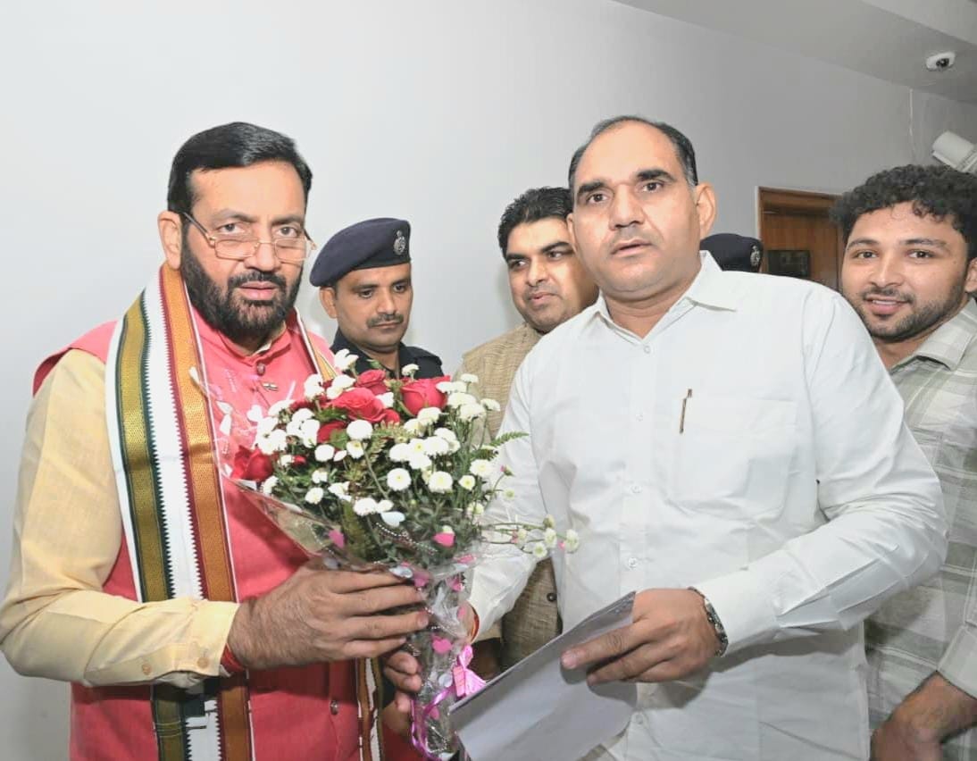 Mukundpur Sarpanch submitted a memorandum to the CM regarding development works.