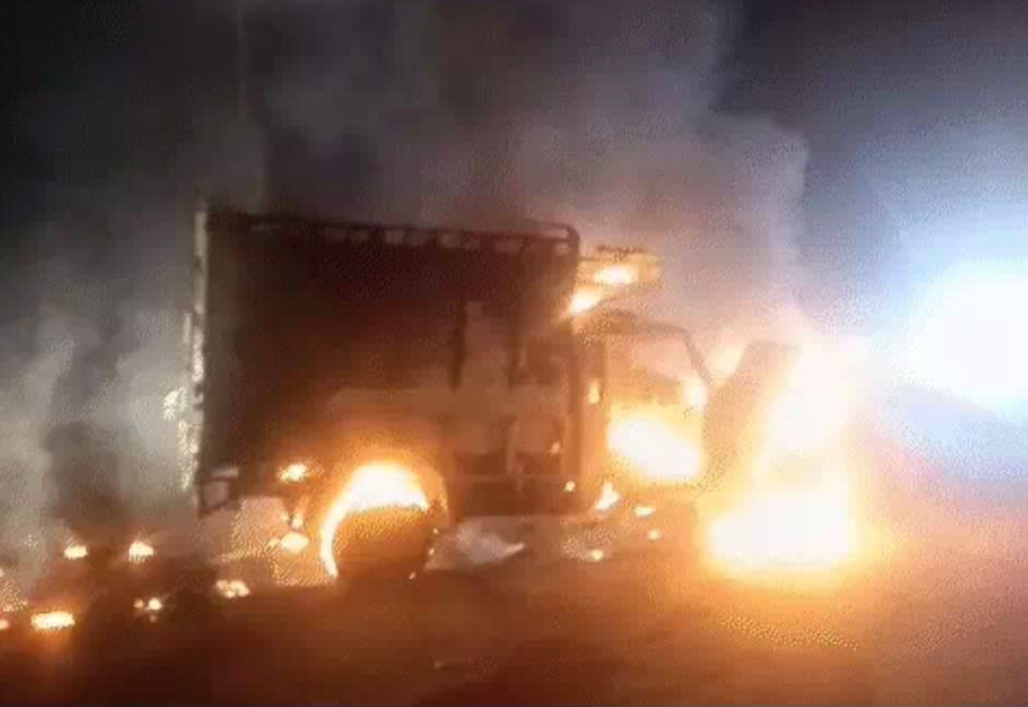A moving pickup caught fire, the driver jumped out to save his life and was injured.