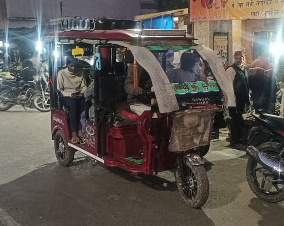 E-rickshaw drivers will have to pay Rs 100 per month as tax.