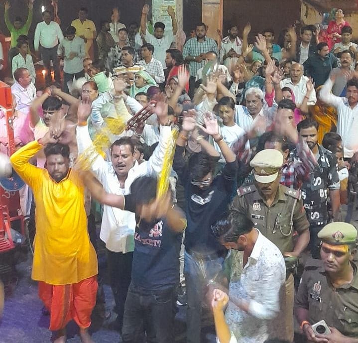 The chants of Ganga Varaha during the evening circumambulation