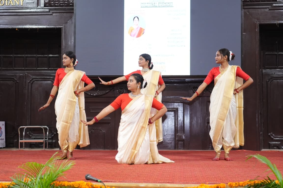 Scattered shades of Ghoomar and Rajasthani folk songs