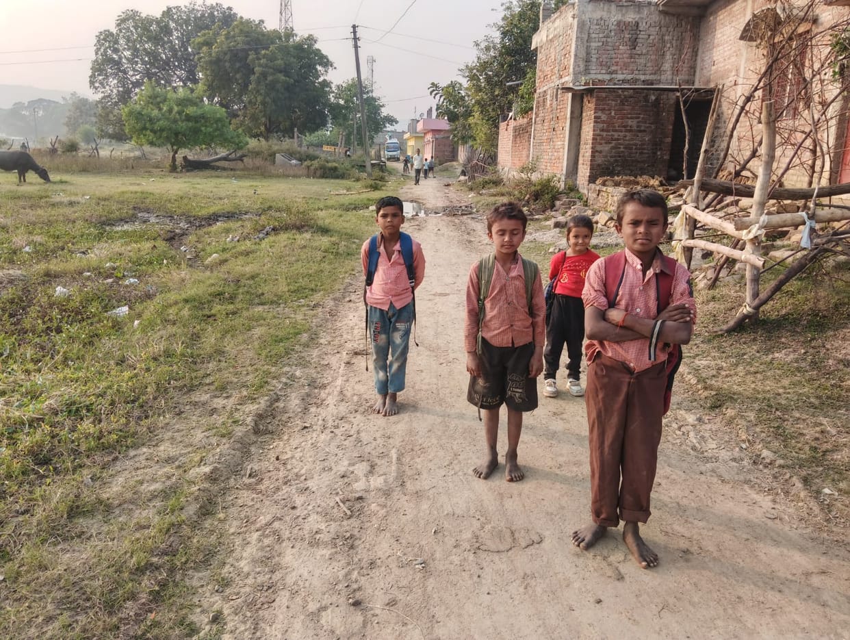 The uniform money was not sent to the accounts of 72 thousand parents; children are going to school without shoes and sweaters