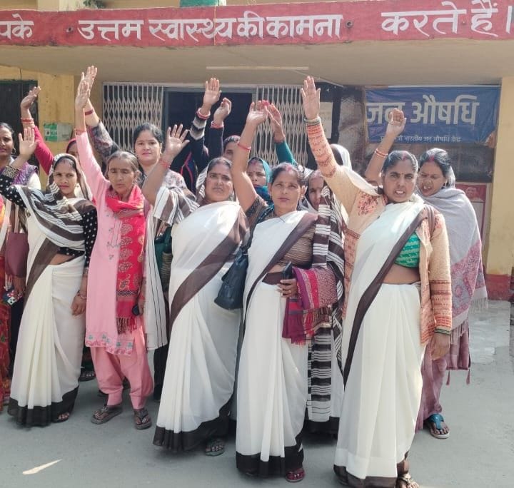 Asha workers protest over non-receipt of incentives