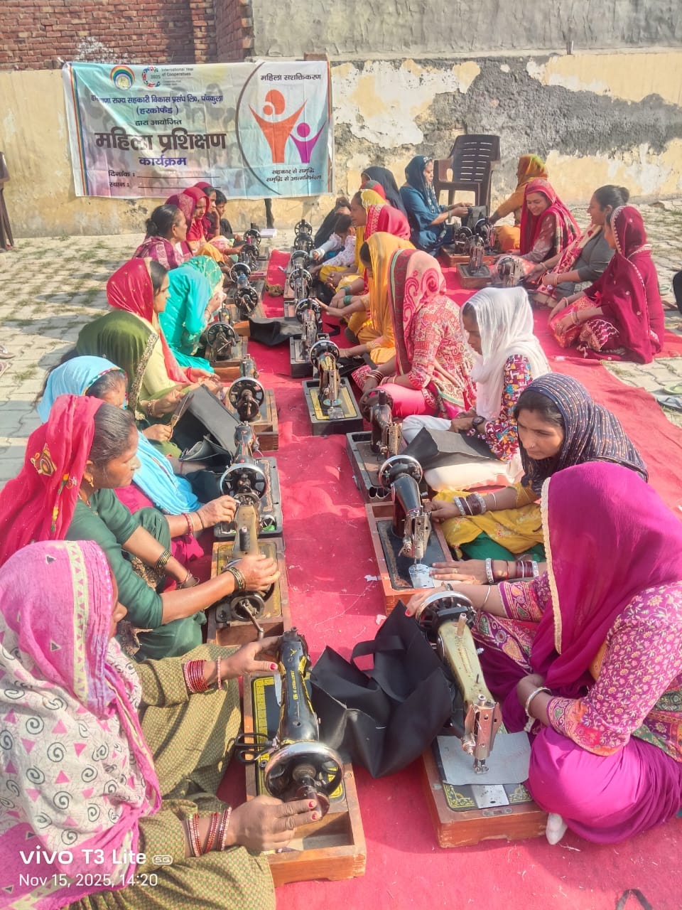 Deepa of Karnanagari lit the lamp of self-reliance in three districts