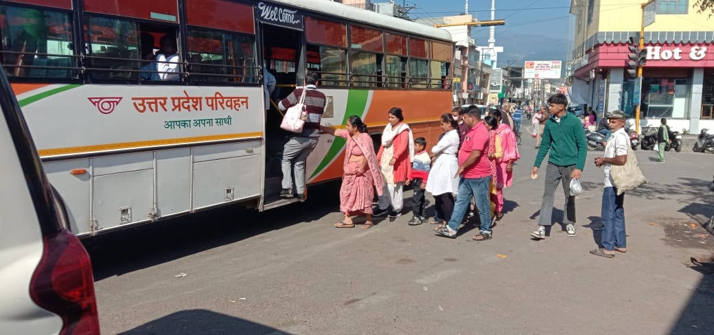 Uttar Pradesh buses are returning from Lal Batti Chowk, raising questions about the system