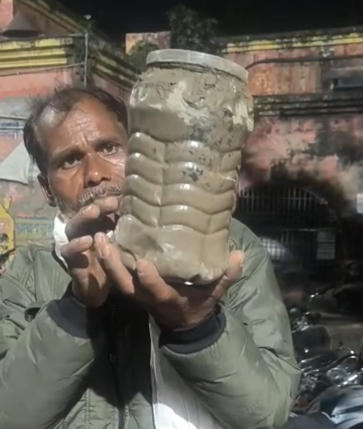 The villagers reached the medical college after locking the snake in a box.