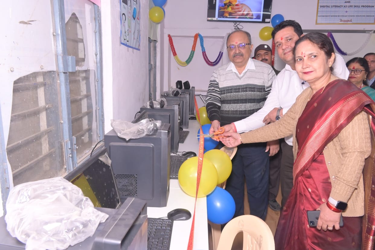 computer lab begin in moginand school